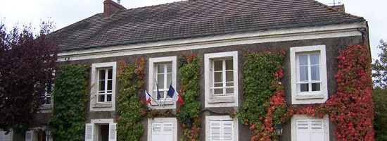 Hôtel de ville de Bazoches-sur-Guyonne Hôtel de ville de Bazoches-sur-Guyonne