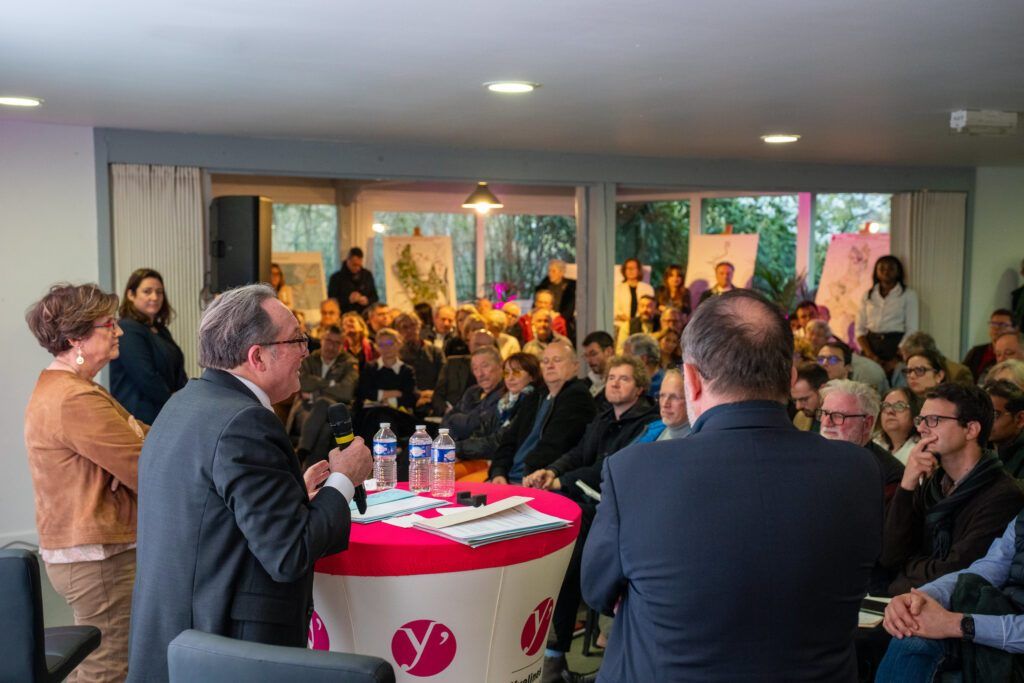 A la base de loisirs de Verneuil-sur-Seine, les habitants ont la parole au dialogue citoyen avec le Département des Yvelines