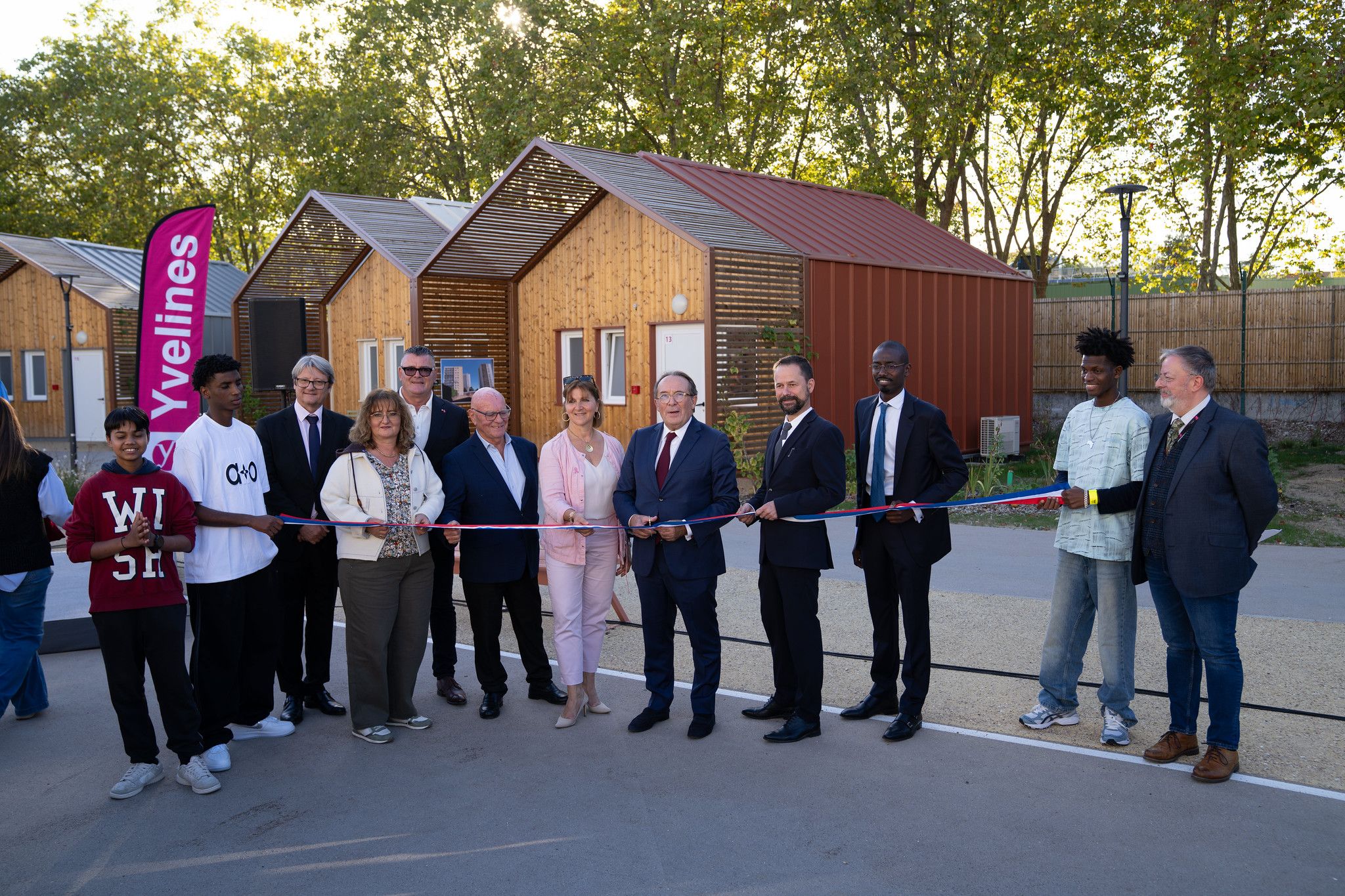 Innover pour les mineurs non accompagnés : inauguration du village d’accueil MNAde Mantes-la-Jolie