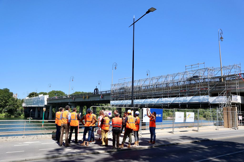 Travaux à Sartrouville en présence d'agents de la voirie