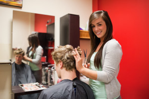 Apprentie coiffeuse