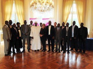 M. Sidibé et Mme Kollmannsberger avec l'ensemble de la délégation