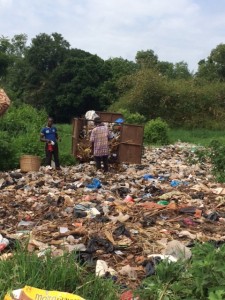 En l'absence de décharge finale, les déchets collectés sont orientés vers des décharges sauvages