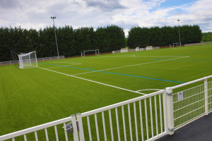 Mézières-sur-Seine terrain synthétique